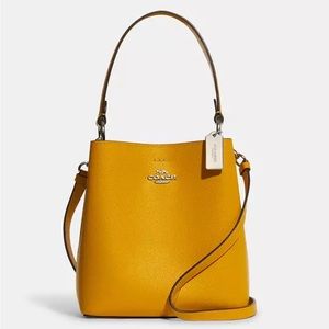 Coach Outlet Small Town Bucket Bag crossbody